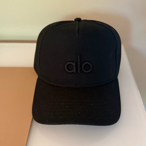 ALO Yoga Accessories - All Trucker Hat Black